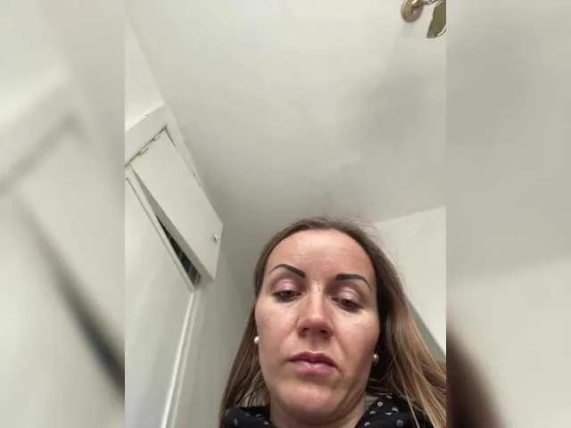 Alenushka888 on BongaCams