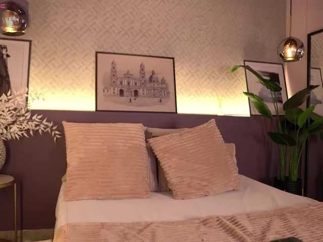 ElleDiane on BongaCams 