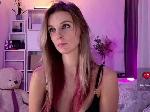 Karamelsw on BongaCams 