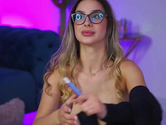 MaddieBryggs — Confident men, slow teasing, naughty compliments, deep eye contact, playful chat, and watching you lose control for me. Oh, and nothing beats the sound of my Lovense buzzing just for you...