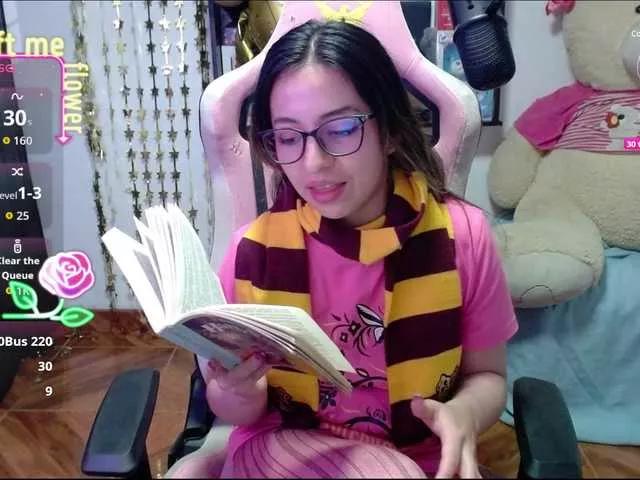 Maggie-Fox on BongaCams 