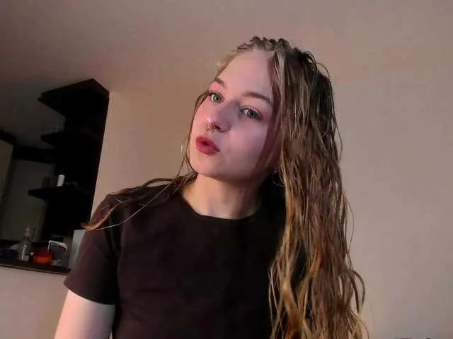 MiaMeowa on BongaCams 