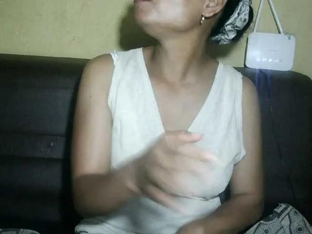 Pussy01lips on BongaCams 