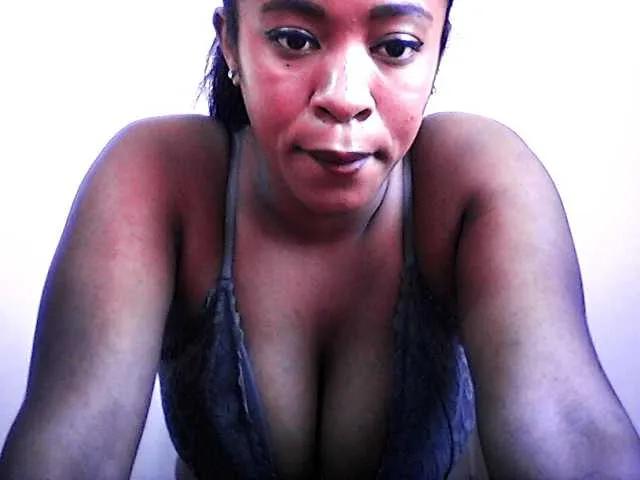 silviaLaBombe — J'aime les grosse bite et bien dure