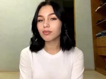 alexisschiess — Goal:  Take off my bra for the first time     #shy #new #bigass  #18 #young [417 tokens remaining]