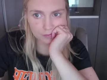 siswet19 on Chaturbate