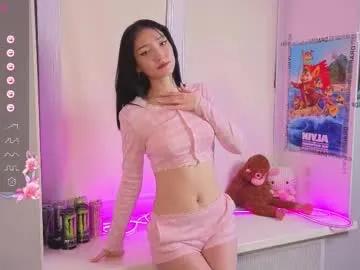yung_leana on Chaturbate