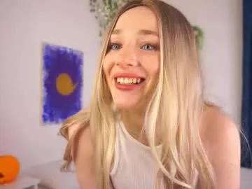 yuyukiss — Goal: Kiss on camera Hello everyone, it's my first day, I don't know what to write here, I just pressed the start button haha #young #18 #new #natural #teen [0 tokens remaining]