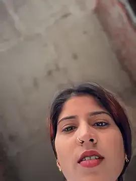 4U143 — Full nude show