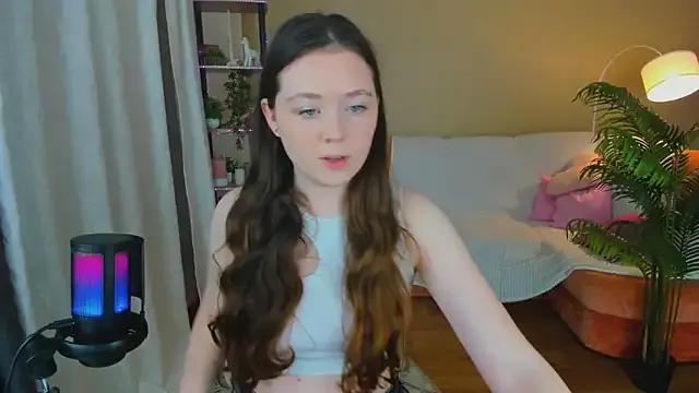 AlluringLookk on StripChat 