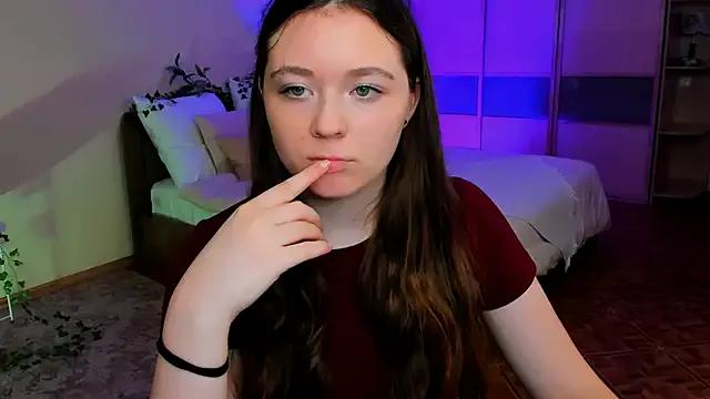 AlluringLookk on StripChat 