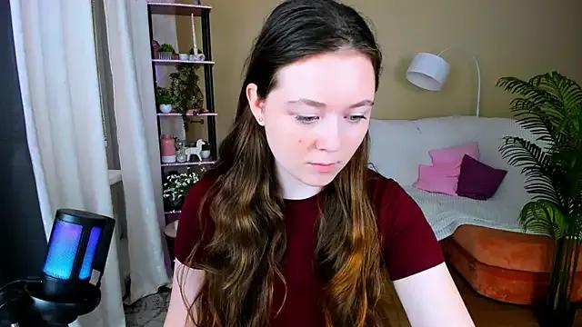 AlluringLookk on StripChat 