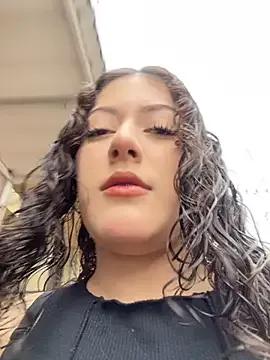 Amber_rose_outdoors — twerking in the ice cream shop