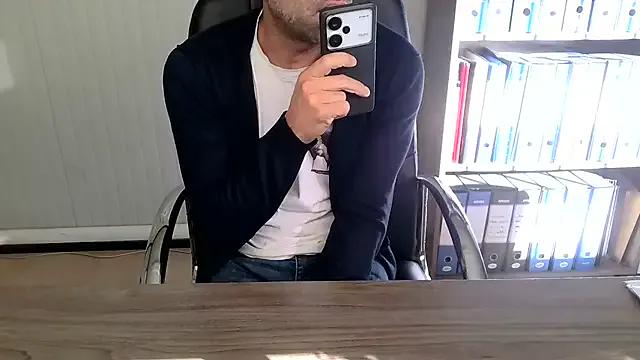 Evasionee — CULO E HANDJOB 2 MINUTI