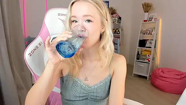 Lily_Young on StripChat 