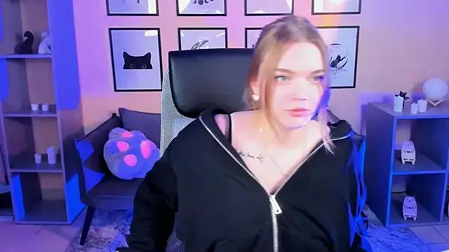 LisaMitchell — spank myself on the butt