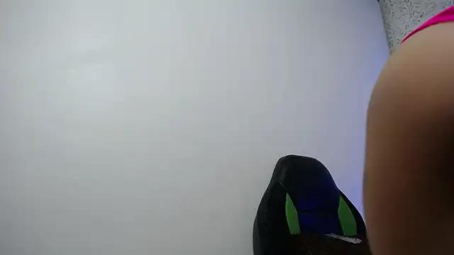 luly_pink on StripChat 