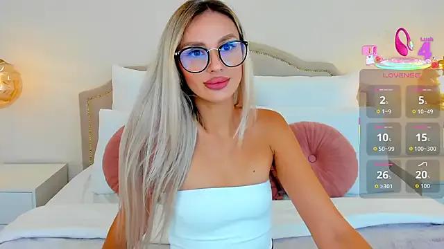 MissLoou on StripChat 