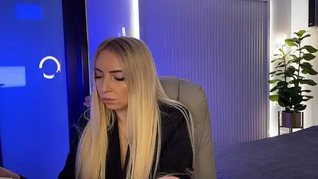 OhMyEmma — show boobs