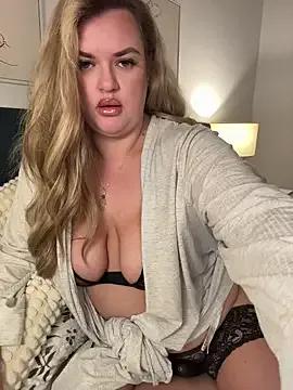 Scottish_Milf_Bella_xo — Tits Out for Stream 