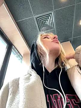 SSSATIVA_model on StripChat 