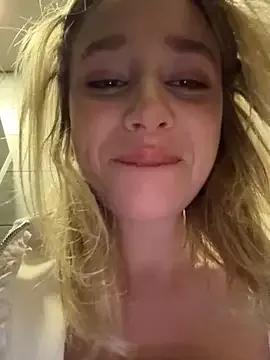 SSSATIVA_model on StripChat 